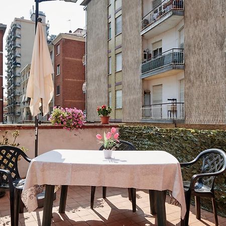 Terrazza Di Alfieri - Alloggio Con Terrazza Privata Nel Centro Di Asti Exterior foto